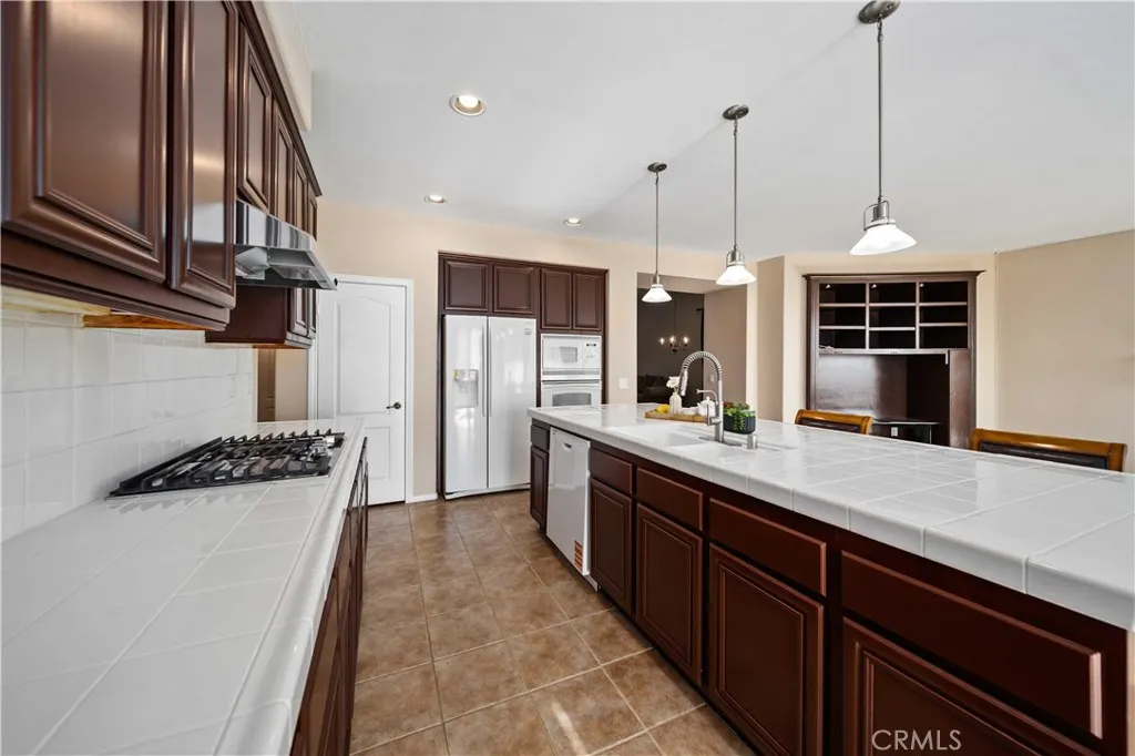 28521 Meadow Heights Court, Canyon Country, California 91387 home-pic-21